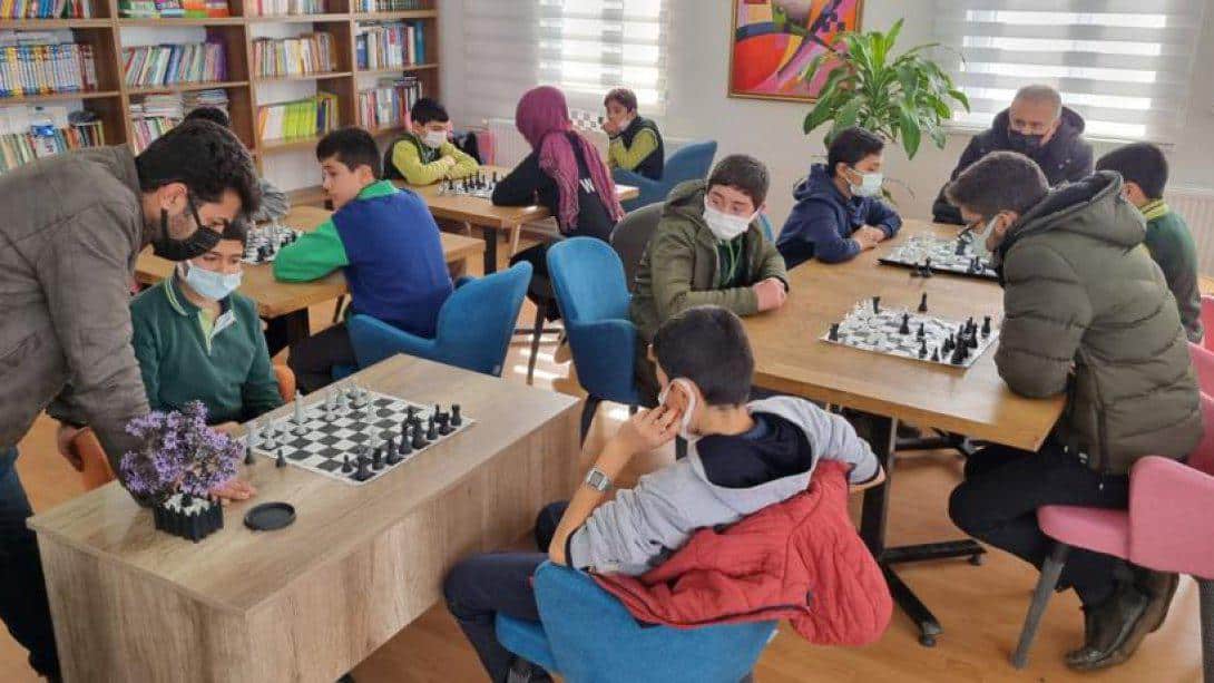 İlçemiz okulları arası Ödüllü Satranç Turnuvası