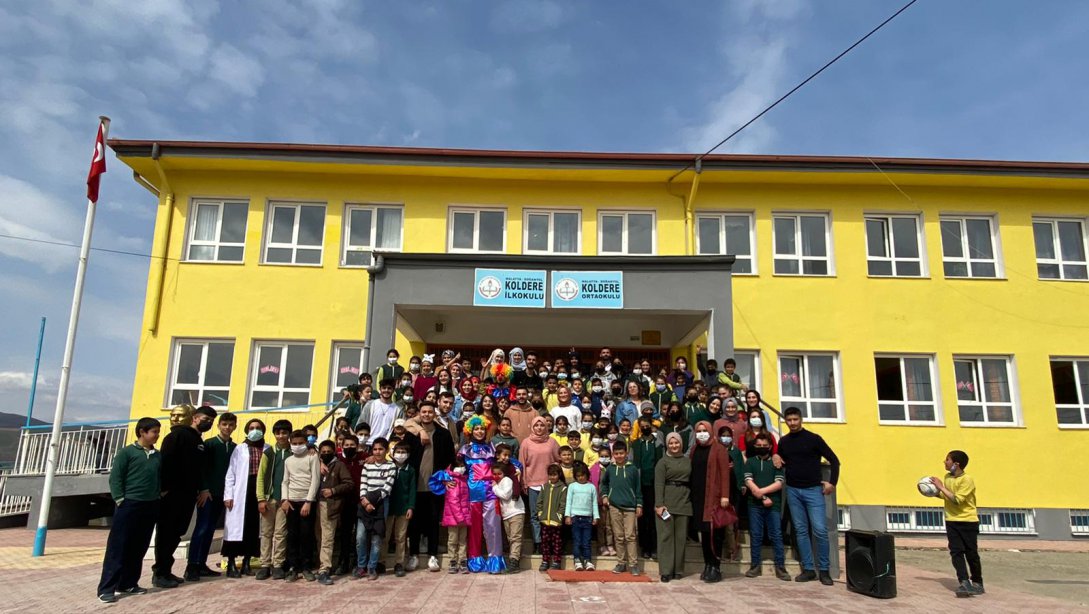 İnönü Üniversitesi Özel Eğitim Topluluğu'nun Koldere İlkokulu-Ortaokulu'nda Yaptığı Etkinliklerden Kareler